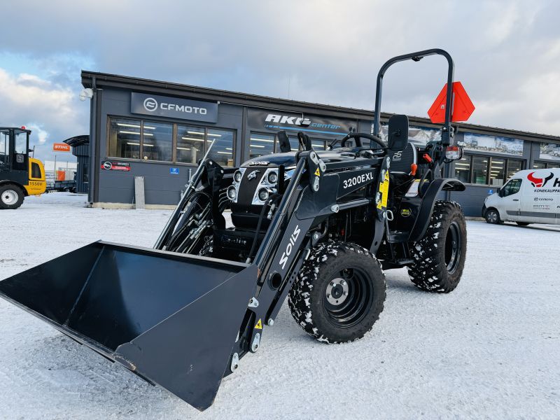 SOLIS 26 6+2 Sidesift 4WD Etukuormaajalla