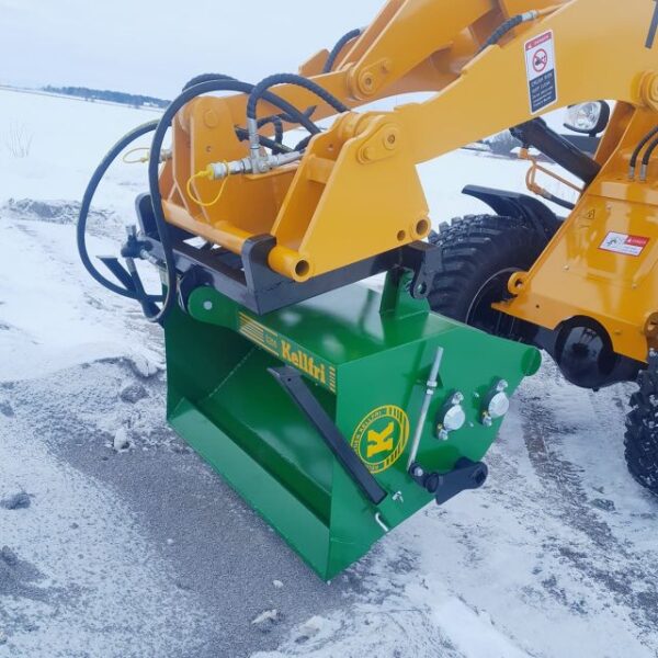 Hiekoitin 1,8 m, eteen asennettava
