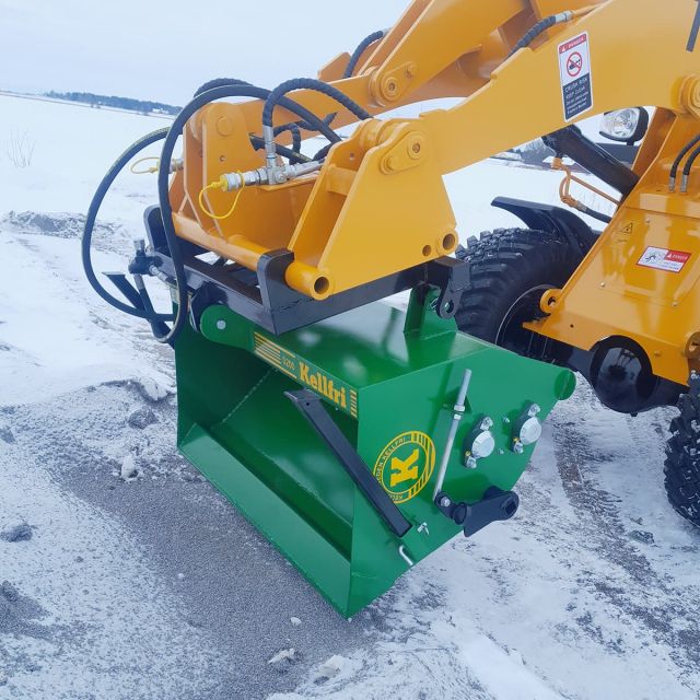 Hiekoitin 1,8 m, eteen asennettava