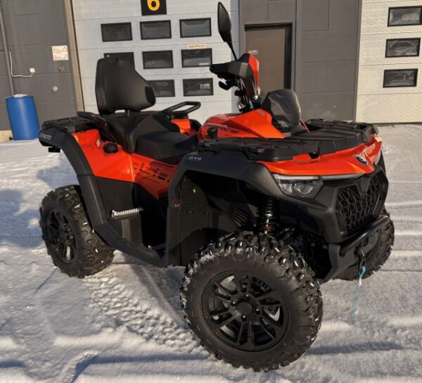 CFMOTO 850 Touring (Esittelylaite)